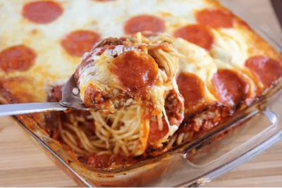 Pizza spaghetti casserole is easy to bake
